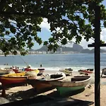 Alugo Quarto Espacoso Com Banheiro Privado Em Apartamento Em Copanema